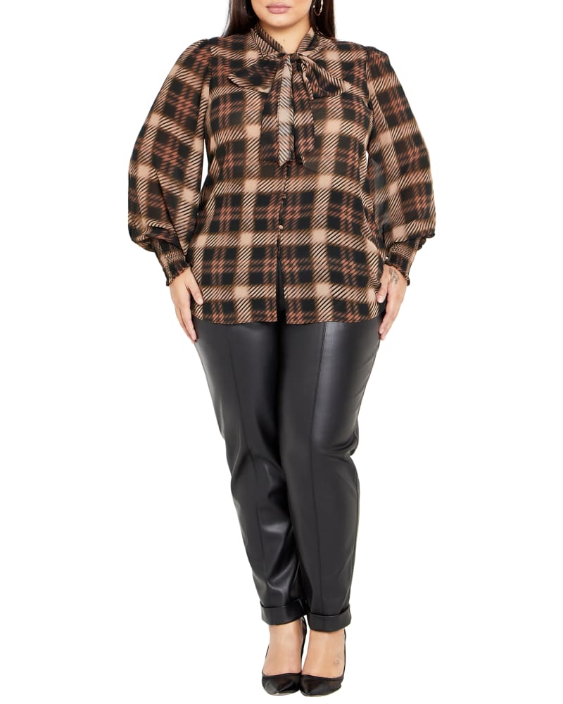 Front of a model wearing a size XL TOP PLAID LEVEL in Black Plaid by City Chic. | dia_product_style_image_id:320442